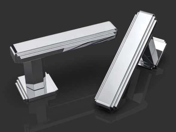 Дверные ручки с отделкой под хром