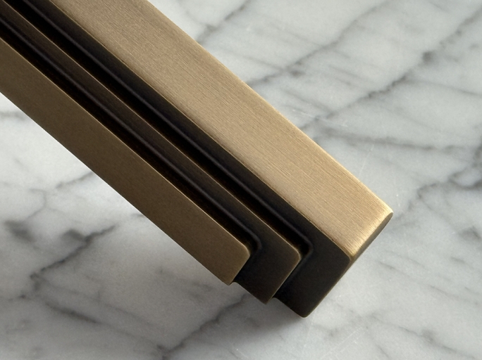 Дверная ручка на розетке Oliver Knights Bausan LH античная латунь