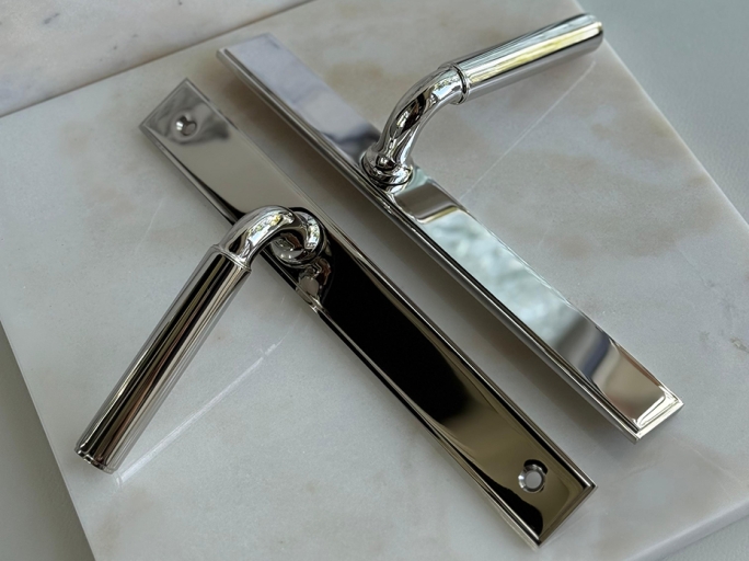 Ручка для балконной двери на узкой планке Frank Allart 7773597E01AA  полированный никель