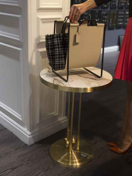 Подставки для сумок из латуни с натуральной кожей